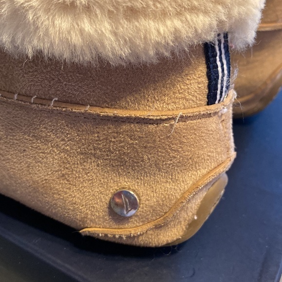 Adorable lace-up moccasins - Picture 4 of 9